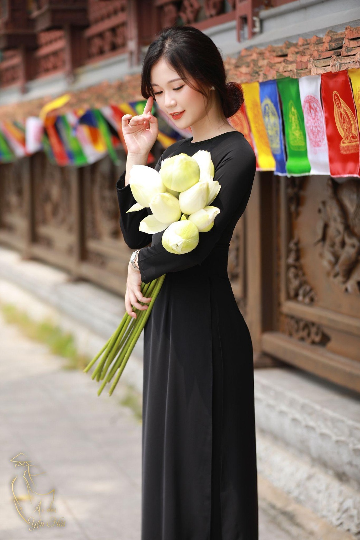 Khám phá cách lựa chọn áo dài đẹp phù hợp với dáng người cùng Áo Dài Yến Hải - 3 Khám phá cách lựa chọn áo dài đẹp phù hợp với dáng người cùng Áo Dài Yến Hải - 3