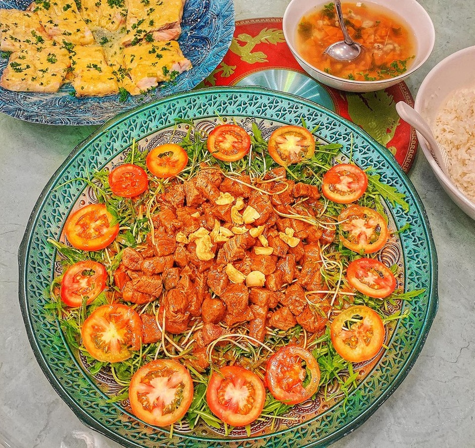 Ở nhà tránh dịch Covid-19, sao Việt khoe ảnh nấu ăn ngon - 18 Ở nhà tránh dịch Covid-19, sao Việt khoe ảnh nấu ăn ngon - 18
