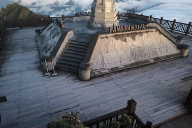 Nhiệt độ xuống -3 độ C, đỉnh Fansipan xuất hiện băng giá