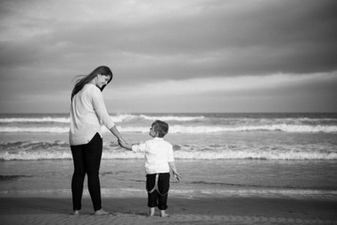 26 tuổi chọn làm mẹ đơn thân với bao áp lực, khó khăn