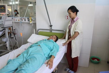 Cứu sống nữ bệnh nhân nguy kịch, đòi chuyển viện vì sỏi ống mật chủ