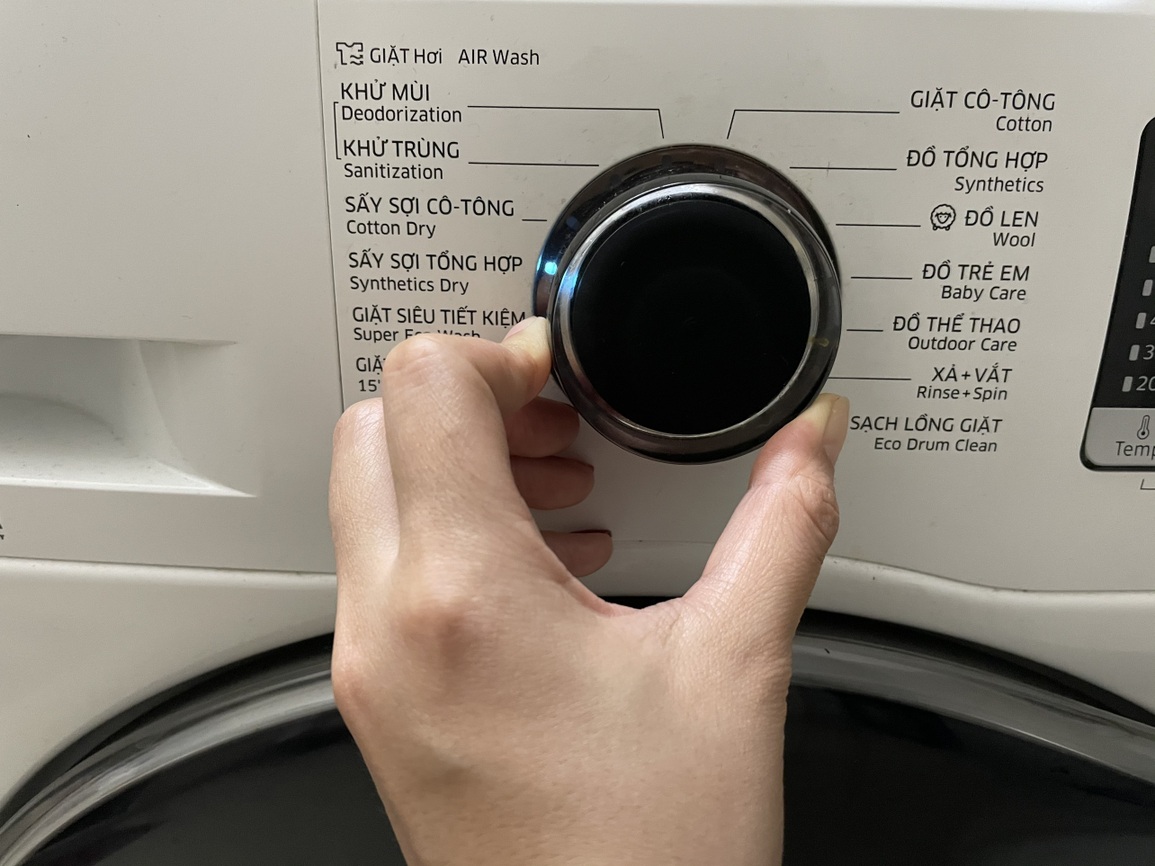 Người Hà Nội vật lộn với thời tiết nồm ẩm, sàn nhà đổ mồ hôi - 8 Người Hà Nội vật lộn với thời tiết nồm ẩm, sàn nhà đổ mồ hôi - 8