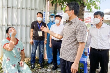 Phó Thủ tướng đề nghị Bình Dương hướng dẫn người dân tự lấy mẫu xét nghiệm