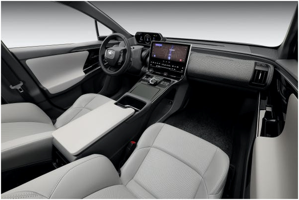 Xe điện Toyota bZ4X gây tranh cãi với vô-lăng giống của Tesla - 2 Xe điện Toyota bZ4X gây tranh cãi với vô-lăng giống của Tesla - 2