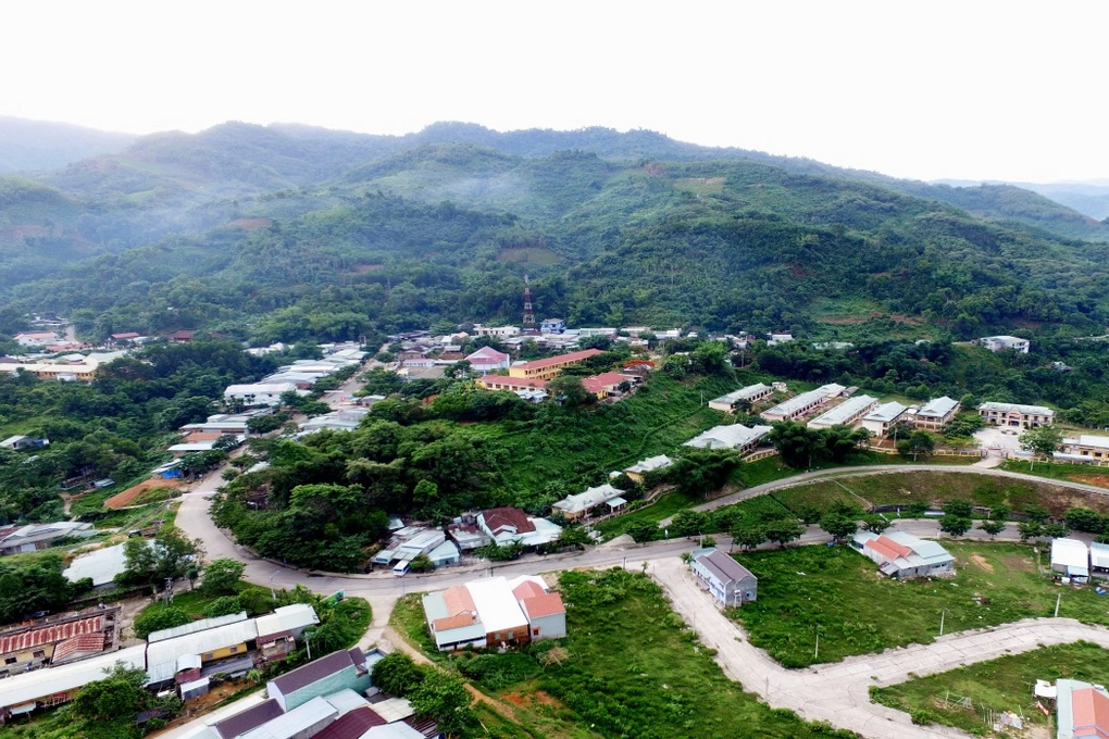 Ưu tiên biên chế để tuyển dụng công chức, viên chức người dân tộc thiểu số - 1 Ưu tiên biên chế để tuyển dụng công chức, viên chức người dân tộc thiểu số - 1