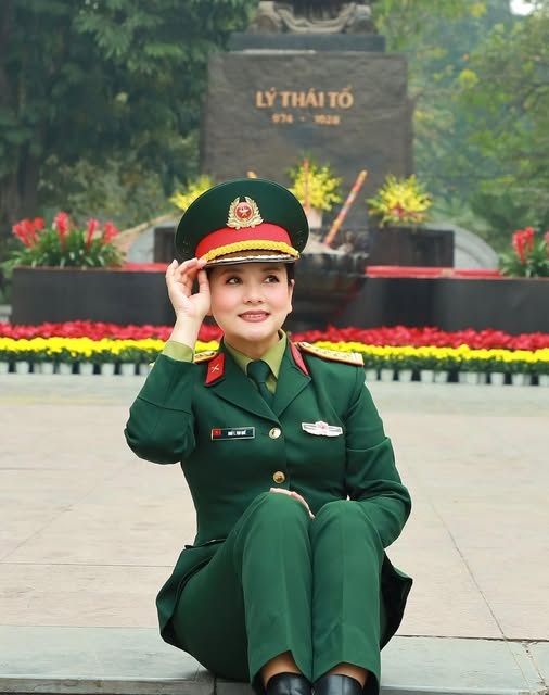 NSND Thu Quế tuổi 56: Được nâng lương Đại tá lần 2, hôn nhân viên mãn - 1