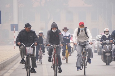 Hà Nội chìm trong sương mù dày đặc