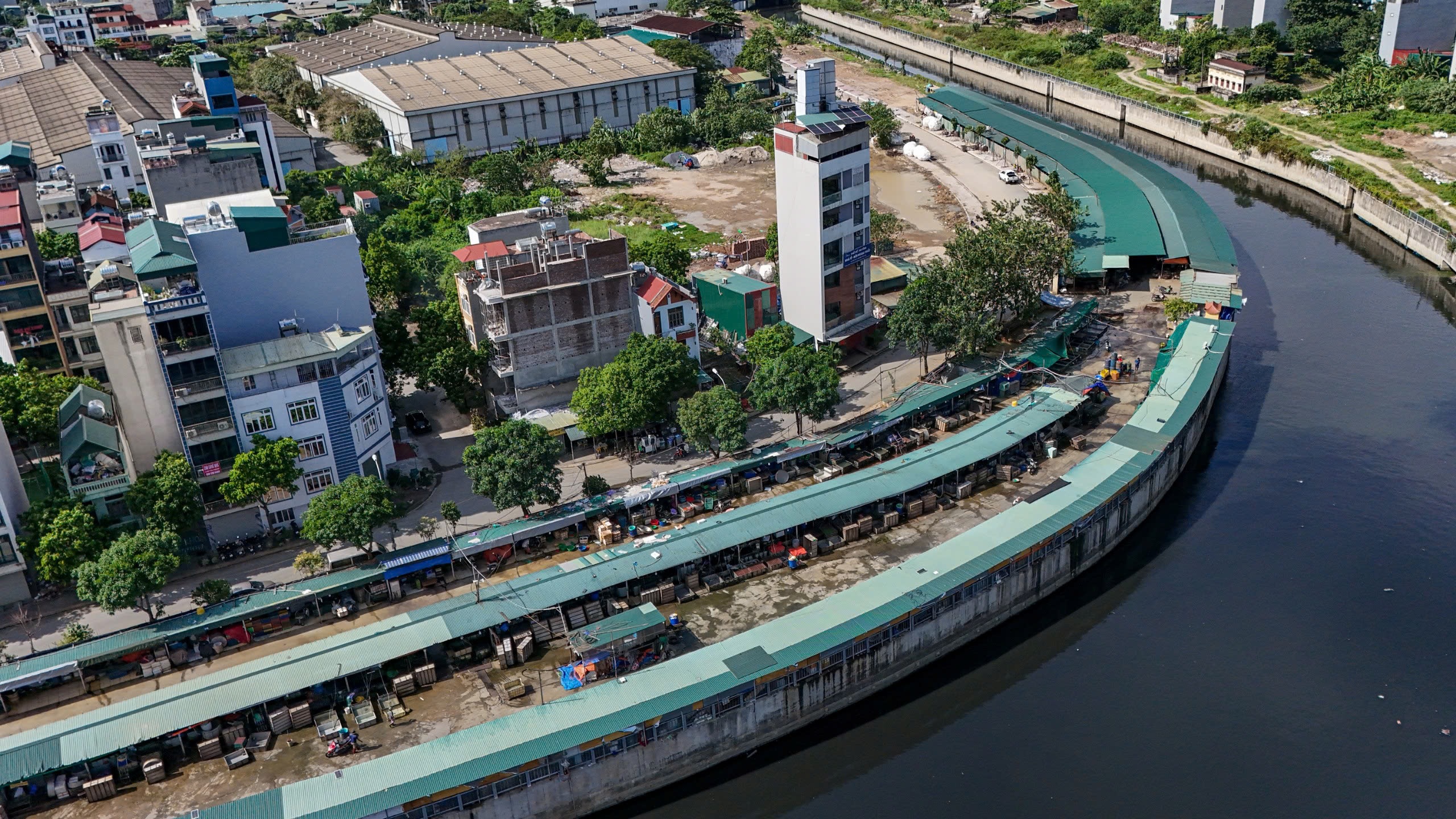 Hà Nội: Quận Hà Đông giao đất nhưng chưa giải phóng mặt bằng chợ La Khê - 1