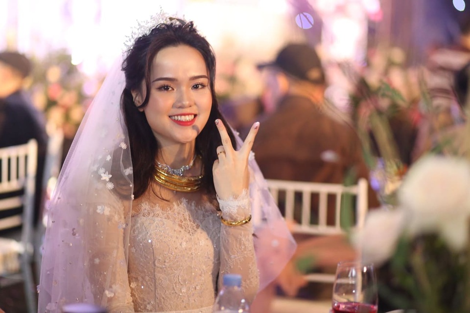 Đám cưới Duy Mạnh - Quỳnh Anh: Cặp đôi trao nhẫn, chính thức là vợ chồng - 5 Đám cưới Duy Mạnh - Quỳnh Anh: Cặp đôi trao nhẫn, chính thức là vợ chồng - 5