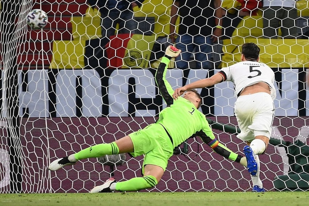 Hummels đá phản lưới nhà giúp đội tuyển Pháp đánh bại Đức - 1 Hummels đá phản lưới nhà giúp đội tuyển Pháp đánh bại Đức - 1