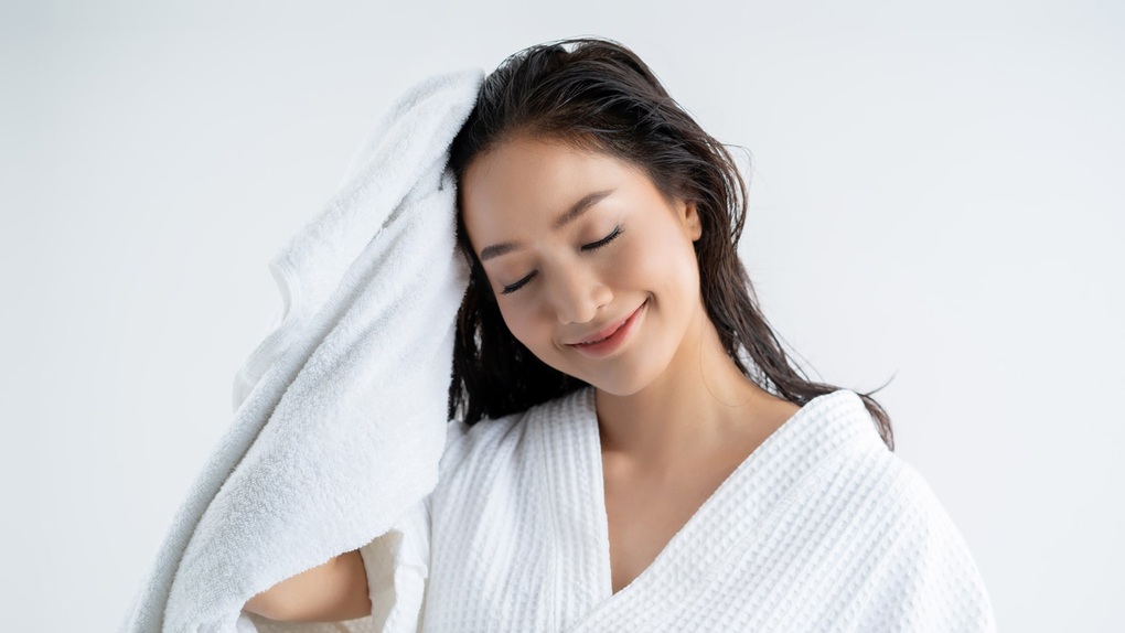 Cách dưỡng và phục hồi tóc sau Tết Nguyên đán - 3 Cách dưỡng và phục hồi tóc sau Tết Nguyên đán - 3