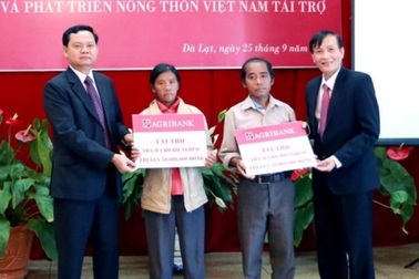 Agribank hỗ trợ xây dựng 100 căn nhà cho hộ nghèo Lâm Đồng