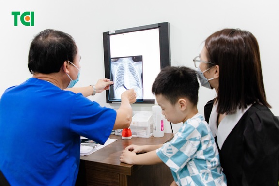 Khám sức khỏe tổng quát giúp phát hiện thiếu máu, thừa vi chất ở trẻ