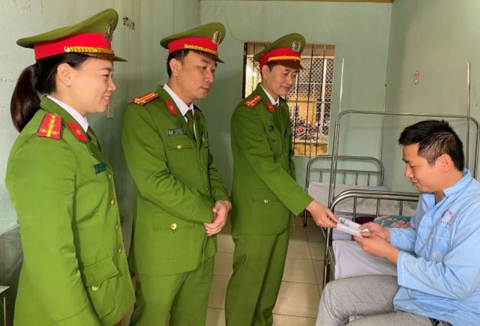 Phó đội trưởng cảnh sát hình sự bị chém trọng thương - 1 Phó đội trưởng cảnh sát hình sự bị chém trọng thương - 1