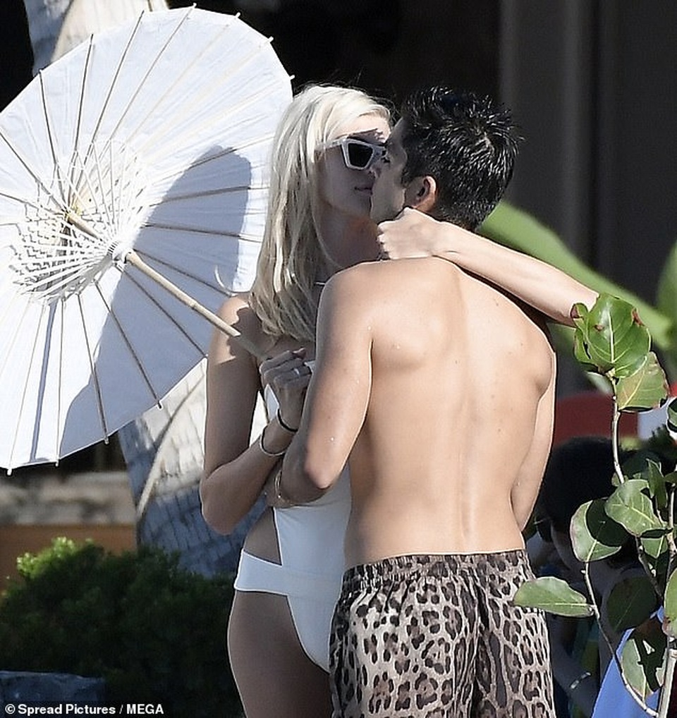 Devon Windsor tình tứ bên chồng mới cưới - 2 Devon Windsor tình tứ bên chồng mới cưới - 2