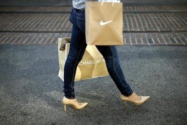 Dân Mỹ không chịu tiêu tiền vì kinh tế không khởi sắc