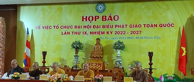 Toàn cảnh buổi họp báo.