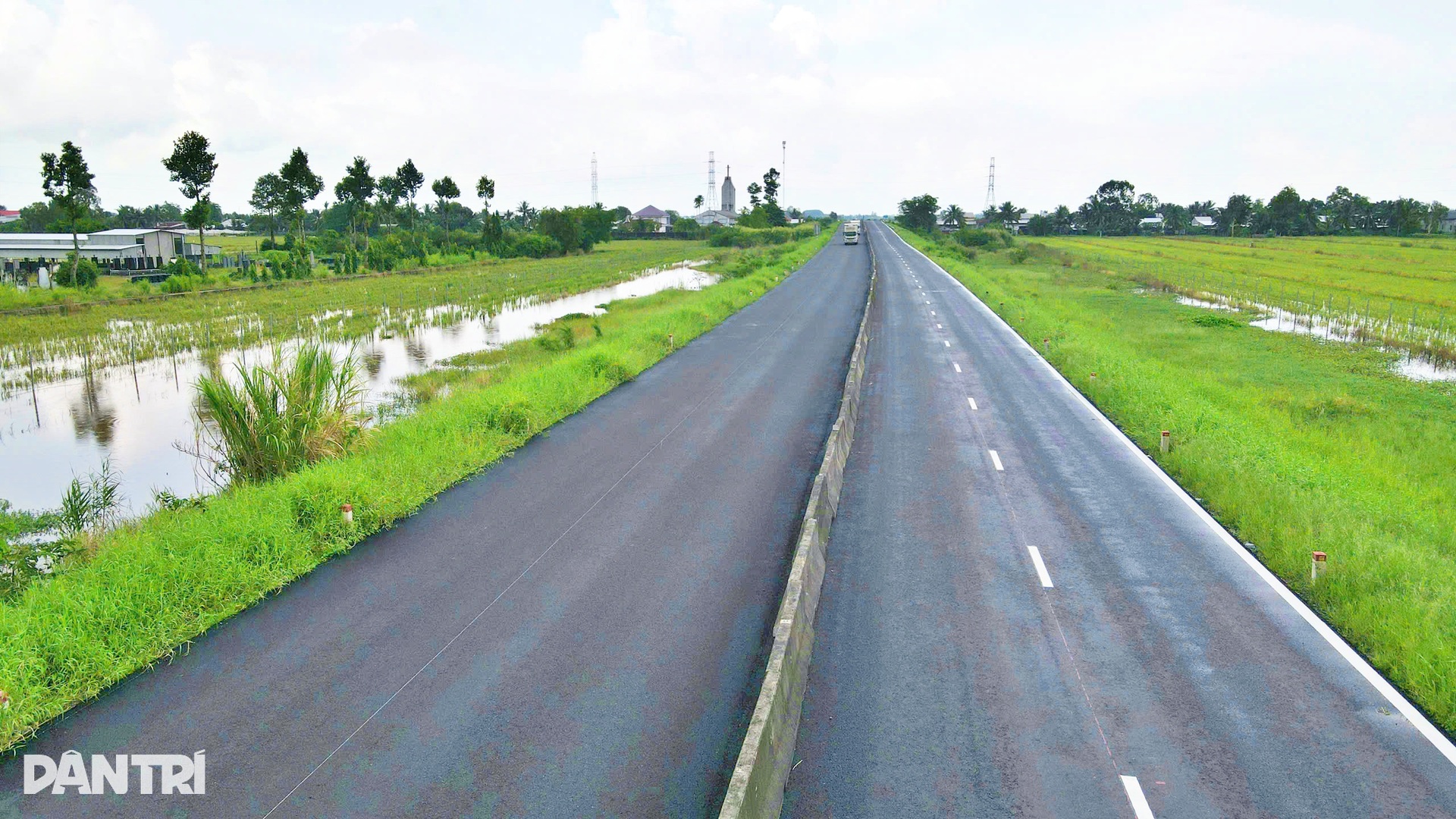 Hơn 50km đường nhan nhản ổ voi, ổ gà lột xác sau khi đầu tư 750 tỷ đồng - 10