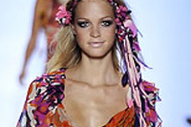 BST bay bổng của Diane von Furstenberg