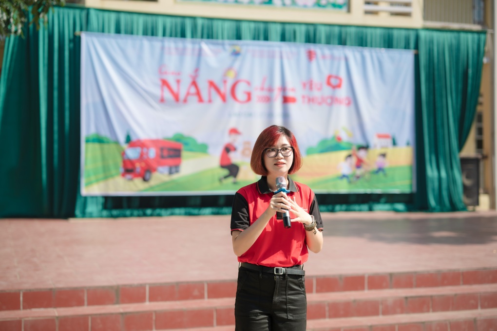 Hiền Thục và 247Express trao tặng công trình học đường cho học sinh vùng cao Tây Bắc - 4 Hiền Thục và 247Express trao tặng công trình học đường cho học sinh vùng cao Tây Bắc - 4
