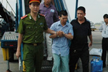 Cuộc truy lùng sát thủ máu lạnh có thú chơi chim cảnh