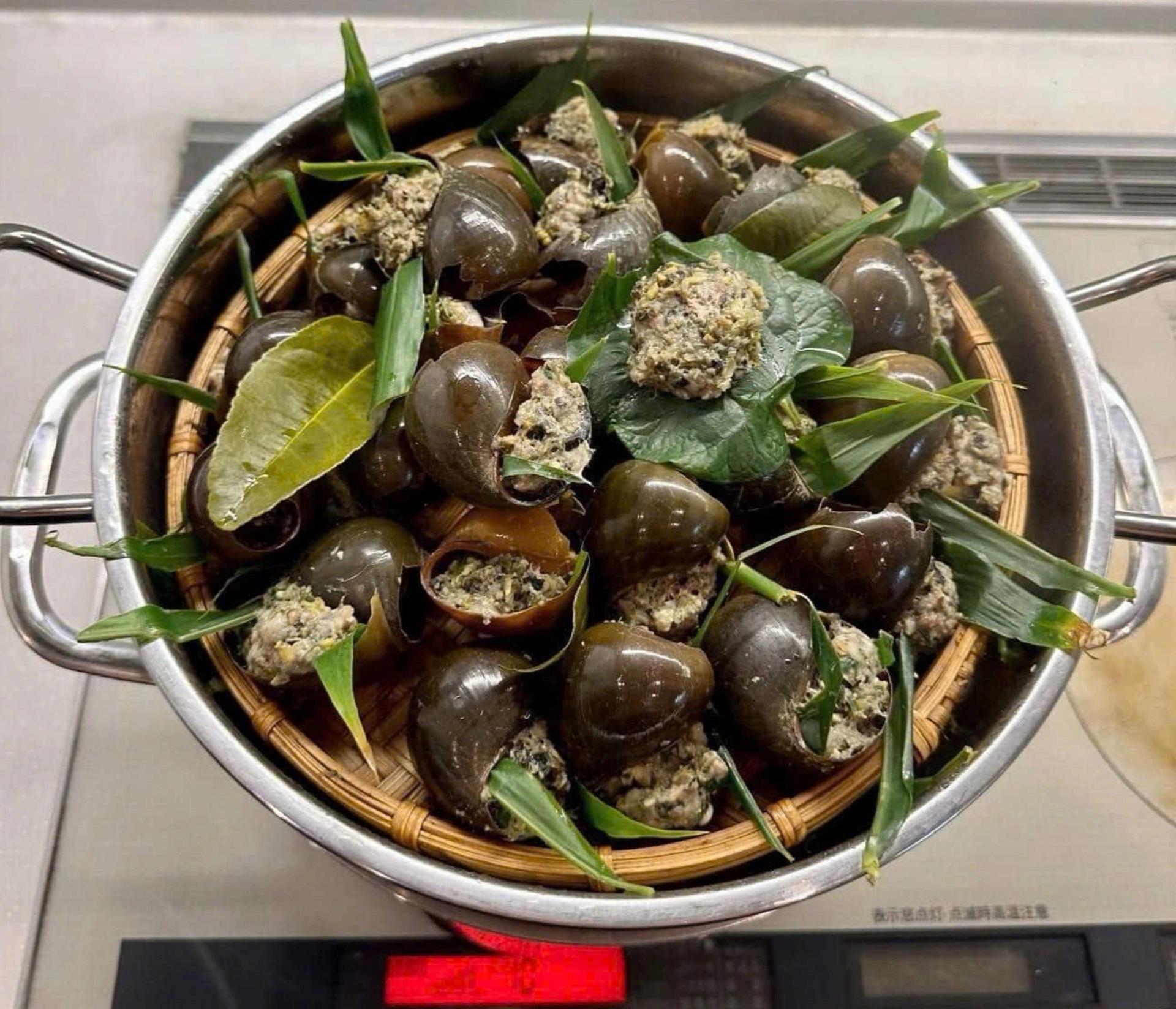 Cách làm chả ốc hấp lá gừng đơn giản tại nhà, ngon như ngoài hàng - 7 Cách làm chả ốc hấp lá gừng đơn giản tại nhà, ngon như ngoài hàng - 7