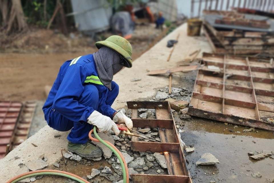 Giảm thời gian đóng BHXH, lao động dễ dàng tiếp cận với quyền lợi - 1 Giảm thời gian đóng BHXH, lao động dễ dàng tiếp cận với quyền lợi - 1