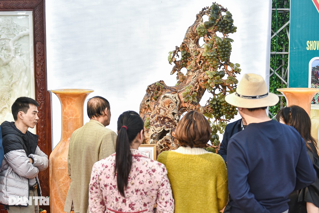 Chiêm ngưỡng cây nho từ ngọc nguyên khối độc nhất vô nhị ở Việt Nam - 1