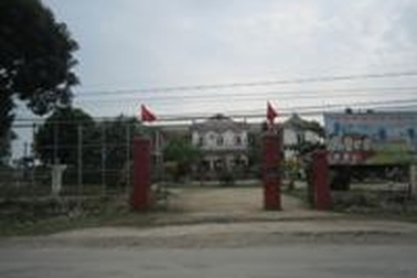 Đình chỉ chủ tịch xã mượn bằng tốt nghiệp cấp 3 của... anh vợ