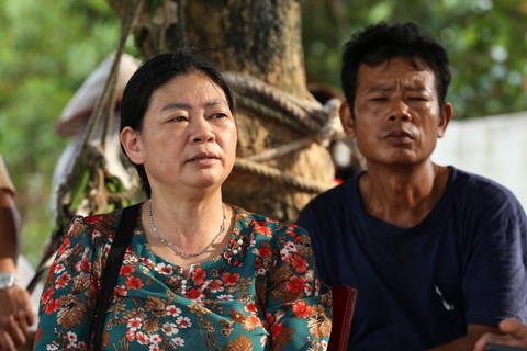 Sáu ngày mòn mỏi ngóng tin người thân mất tích vụ sập cầu Phong Châu