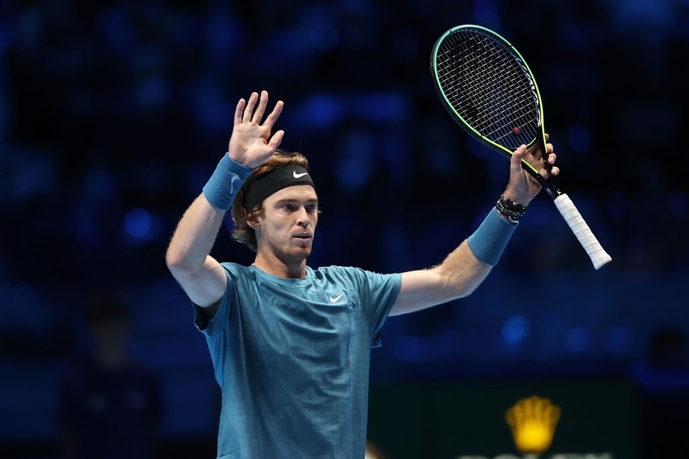 Medvedev toàn thắng vòng bảng, Zverev chờ Djokovic - 4 Medvedev toàn thắng vòng bảng, Zverev chờ Djokovic - 4