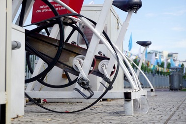 Dàn xe đạp lọc nước kênh Nhiêu Lộc... "đình công"