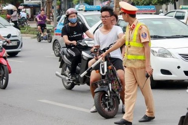 Tác động kép khi "mua" thông tin vi phạm giao thông
