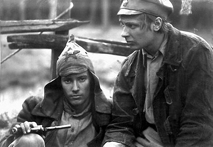 Thép đã tôi thế đấy và tầm vóc của một thiên hùng ca bi tráng - 3 Thép đã tôi thế đấy và tầm vóc của một thiên hùng ca bi tráng - 3