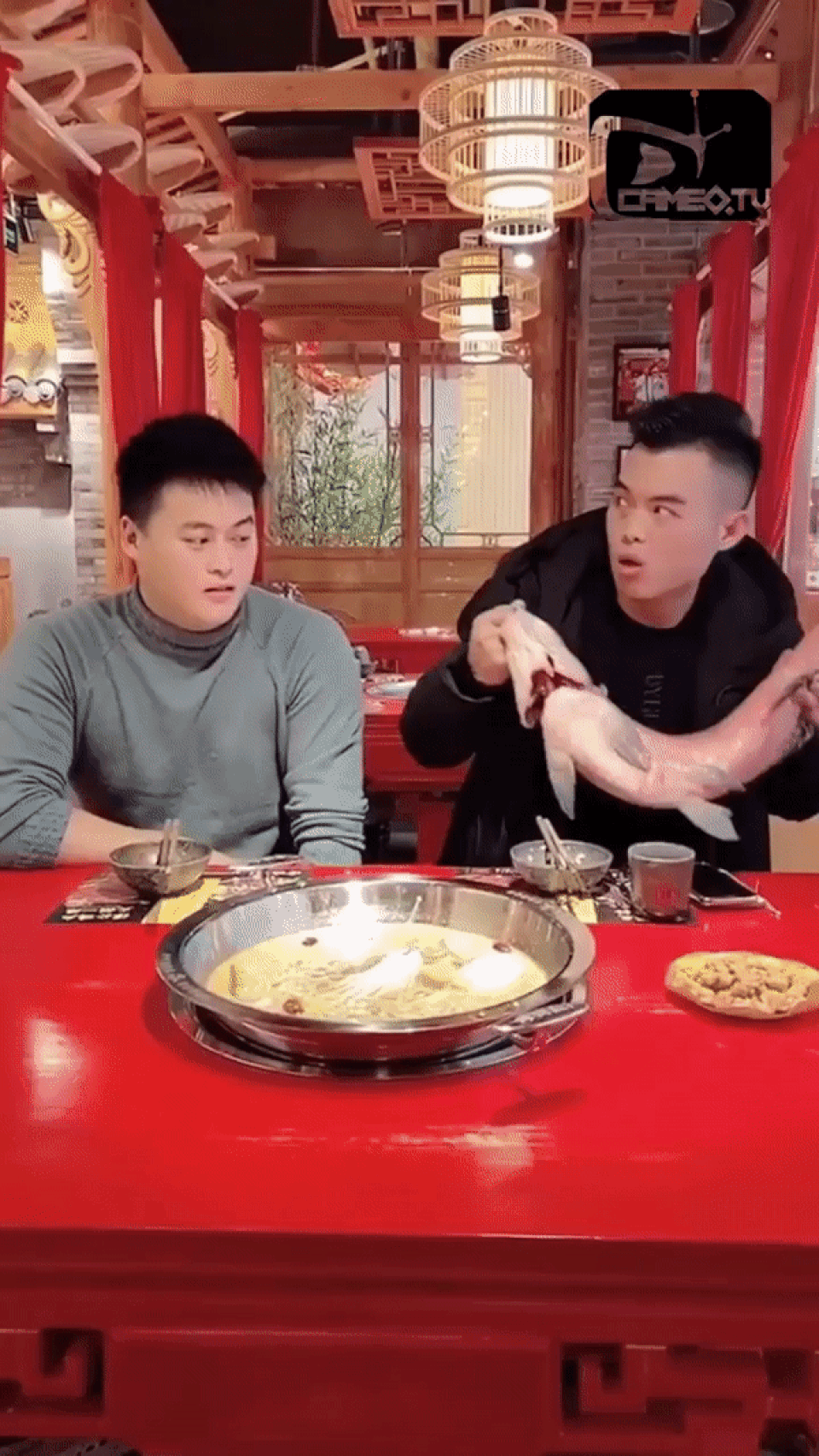 Lén lút mang theo đồ ăn của mình vào nhà hàng để được ăn no mà vẫn rẻ - 3 Lén lút mang theo đồ ăn của mình vào nhà hàng để được ăn no mà vẫn rẻ - 3