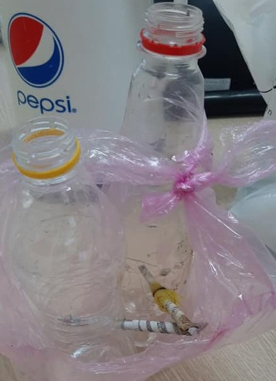 Nhân viên quán karaoke tụ tập trong phòng trọ sử dụng ma túy - 2 Nhân viên quán karaoke tụ tập trong phòng trọ sử dụng ma túy - 2