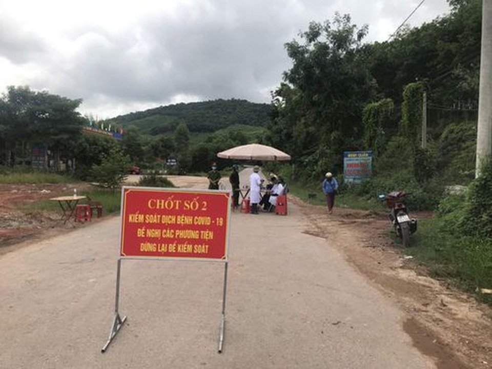 Hồi hộp chờ kết quả xét nghiệm 173 người đến từ vùng dịch Covid-19 - 7 Hồi hộp chờ kết quả xét nghiệm 173 người đến từ vùng dịch Covid-19 - 7