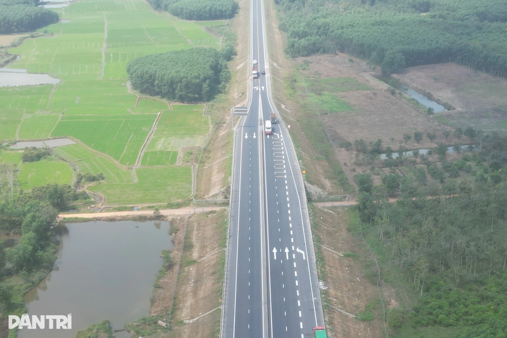 Sẽ bố trí thêm hệ thống an toàn giao thông trên cao tốc Cam Lộ - La Sơn - 1 Sẽ bố trí thêm hệ thống an toàn giao thông trên cao tốc Cam Lộ - La Sơn - 1