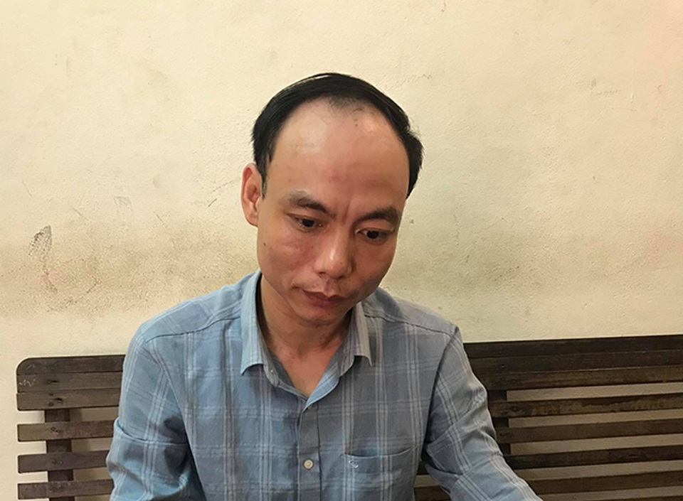 Cựu cán bộ biên phòng giả công an lừa chạy án - 1 Cựu cán bộ biên phòng giả công an lừa chạy án - 1