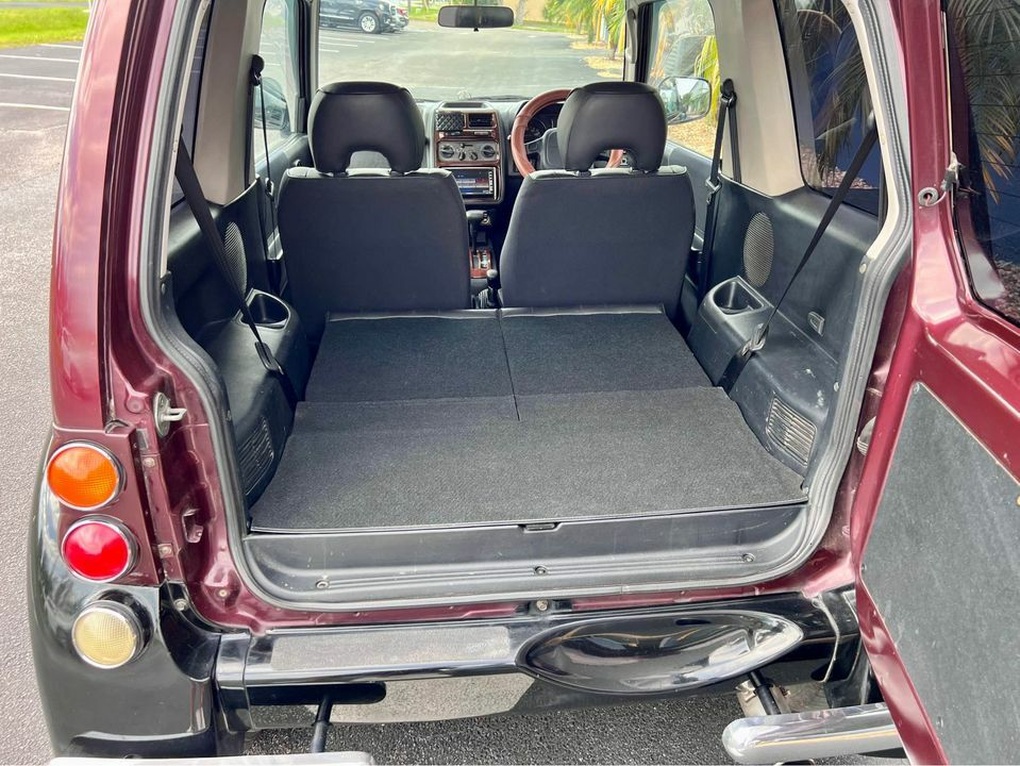 Cũng là Mitsubishi Pajero nhưng chiếc xe này rất khác lạ - 6 Cũng là Mitsubishi Pajero nhưng chiếc xe này rất khác lạ - 6