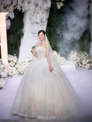 Lễ cưới Đỗ Thị Hà: Không gian 2.300m2, khoảnh khắc tình tứ gây chú ý - 5