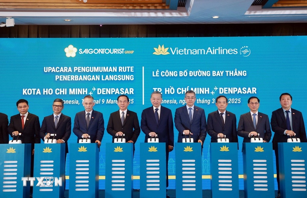 Tổng Bí thư Tô Lâm gặp gỡ cộng đồng người Việt Nam tại Indonesia - 3 Tổng Bí thư Tô Lâm gặp gỡ cộng đồng người Việt Nam tại Indonesia - 3