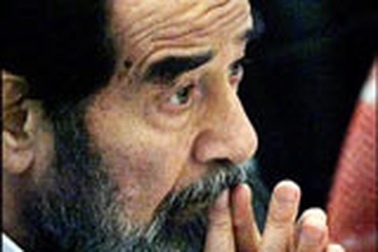 Những hình ảnh về phiên xét xử Saddam Hussein