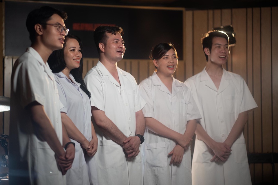 Bùi Tiến Dũng, Ngọc Khuê cùng gần 20 nghệ sĩ tiếp sức cho vùng “tâm dịch” - 3 Bùi Tiến Dũng, Ngọc Khuê cùng gần 20 nghệ sĩ tiếp sức cho vùng “tâm dịch” - 3