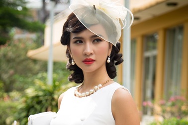 Tạo hình kỹ nữ đẹp quyến rũ của Kim Tuyến, Thân Thuý Hà