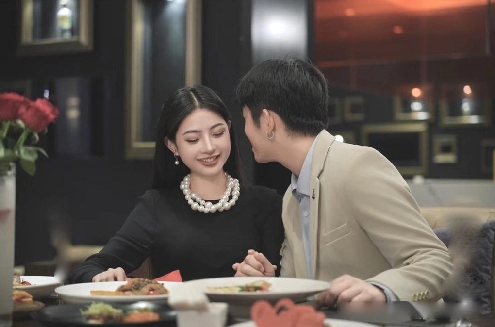 Chỉ sau một cuộc điện thoại, tôi hốt hoảng phát hiện người yêu “phông bạt” - 1 Chỉ sau một cuộc điện thoại, tôi hốt hoảng phát hiện người yêu “phông bạt” - 1