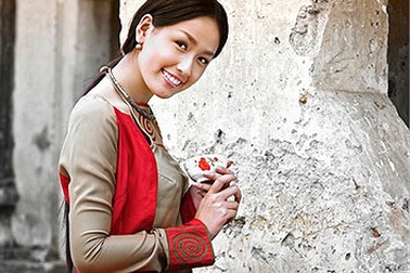 Vẻ đẹp dịu dàng của “gái quê” Mai Phương Thúy