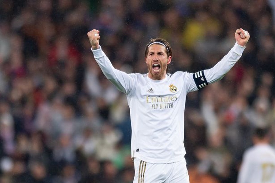 Đội hình xuất sắc nhất châu Âu năm nay: Có Messi, không C.Ronaldo - 2 Đội hình xuất sắc nhất châu Âu năm nay: Có Messi, không C.Ronaldo - 2