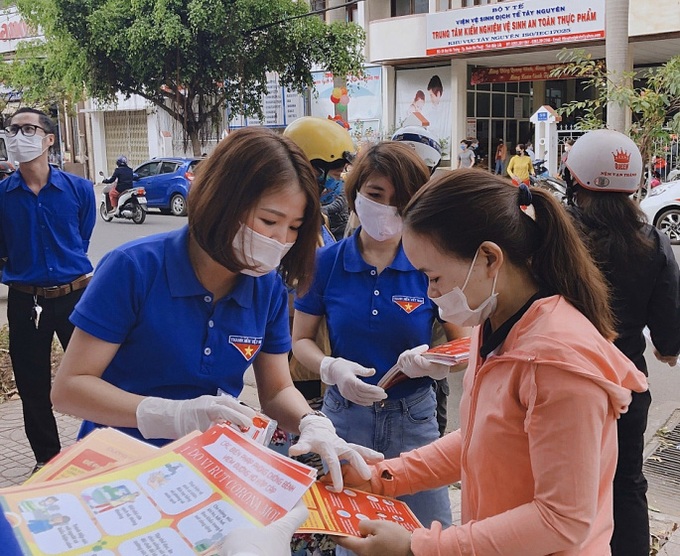 13 hành vi vi phạm pháp luật liên quan đến phòng chống Covid-19 - Ảnh 3. 13 hành vi vi phạm pháp luật liên quan đến phòng chống Covid-19 - Ảnh 3.