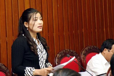 Đổi mới sách giáo khoa: Bộ GD-ĐT có “vừa đá bóng, vừa thổi còi”?